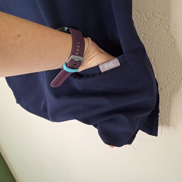 Figs Casma 3 pocket Navy Top XS - Picture 5 of 7